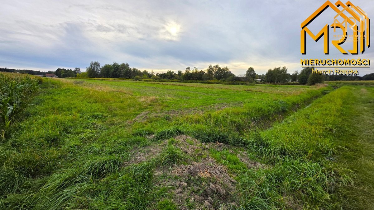 Sześć działek pod zabudowę – od 8 do 15 ar, blisko — zdjęcie 9