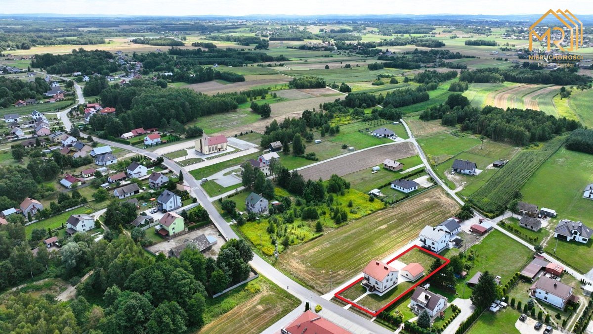 Dom w wysokim standardzie – centrum Laskówki Chorą — zdjęcie 2