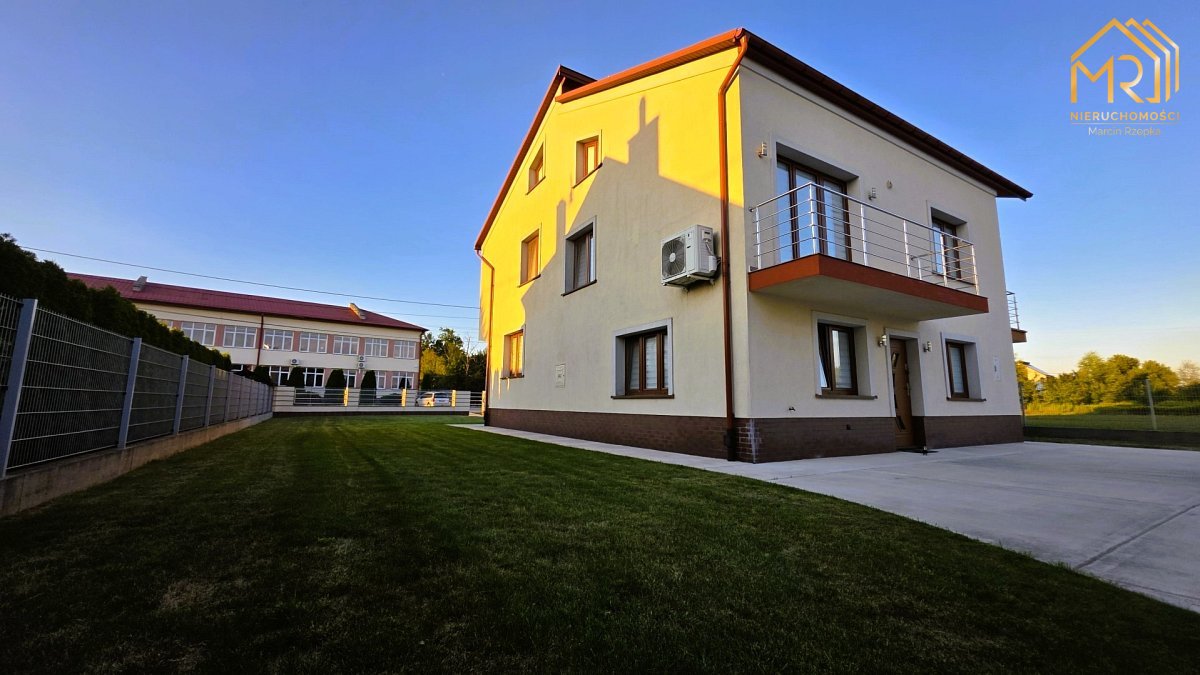 Dom w wysokim standardzie – centrum Laskówki Chorą — zdjęcie 8