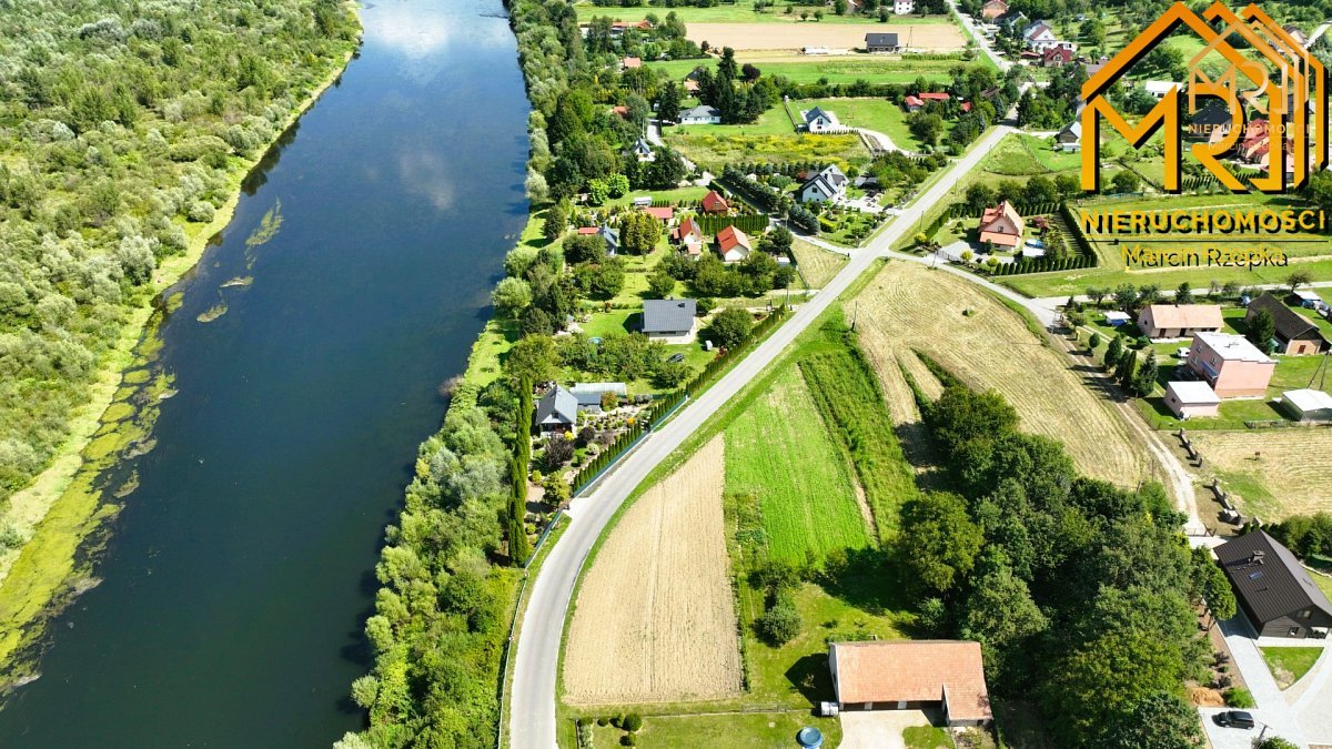 Działka budowlana z kawałkiem lasu – idealna równi — zdjęcie 9