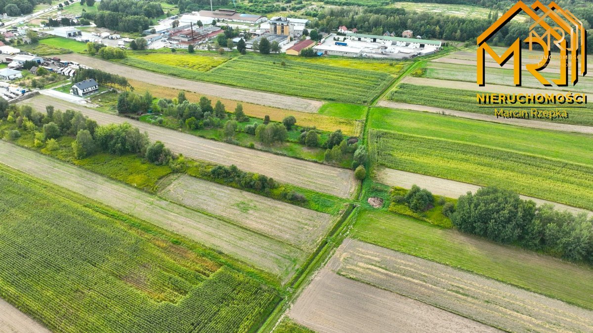 Sześć działek pod zabudowę – od 8 do 15 ar, blisko — zdjęcie 17