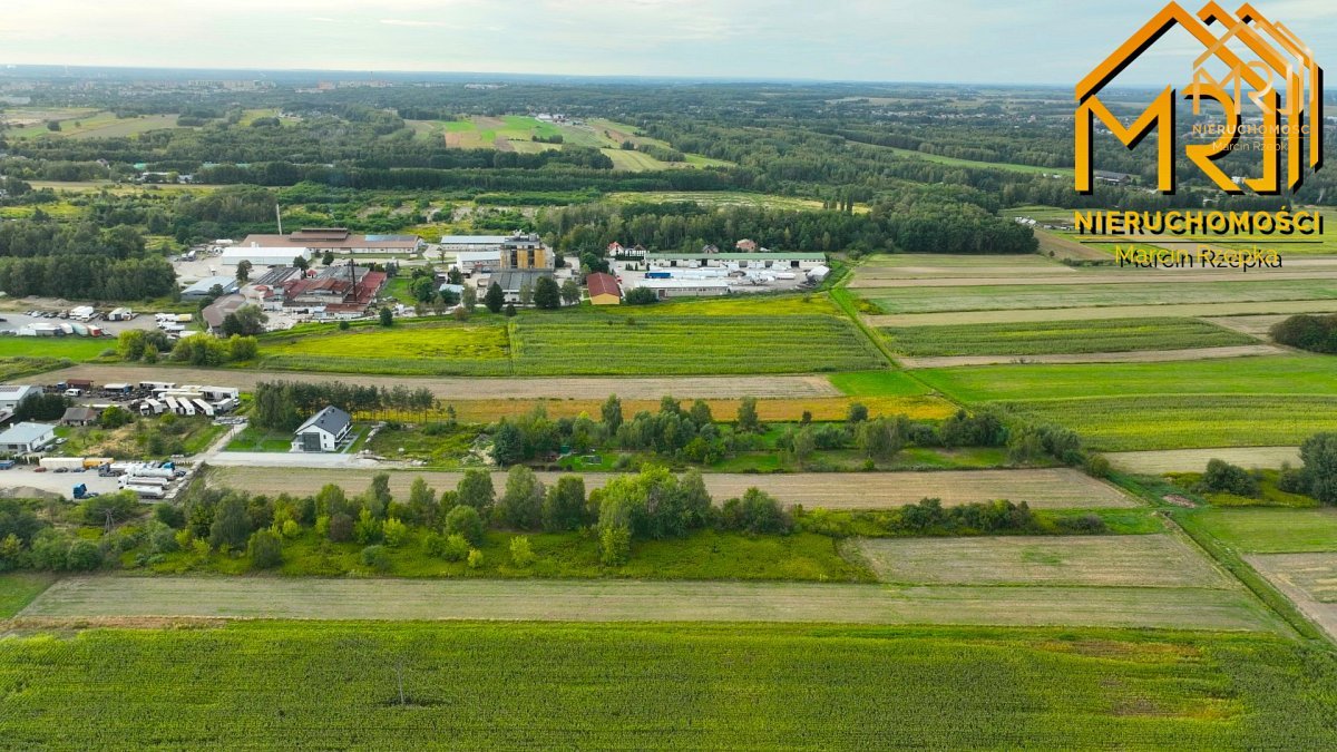 Sześć działek pod zabudowę – od 8 do 15 ar, blisko — zdjęcie 4