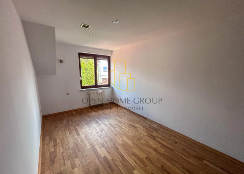 Smolec, dom szereg 140 m2, 4 pokoje działka, garaż — zdjęcie 9