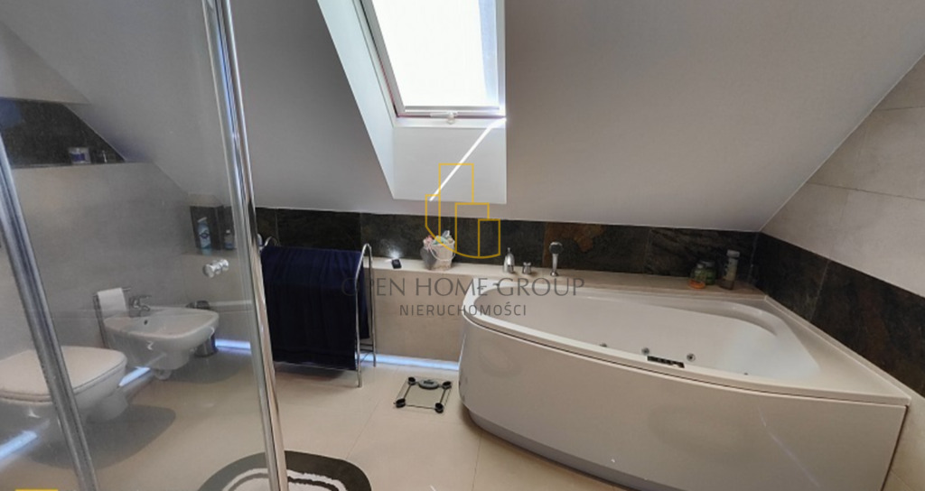 Bielany Wr. dom wolnostojący, 8 pokoi, garaż — zdjęcie 20