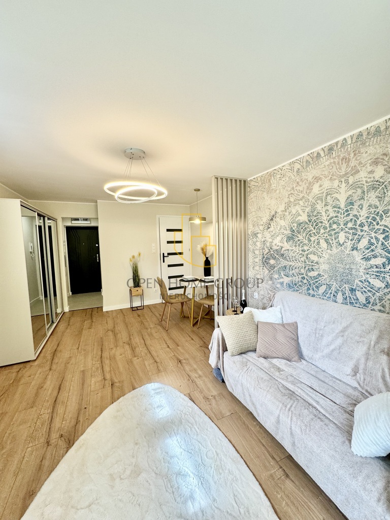Top-Grabiszyńska-kawalerka-balkon-piwnica-po remoncie — zdjęcie 3